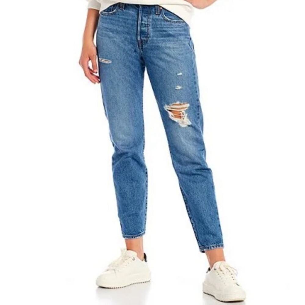 Levi's Premium Denim Wedgie Icon Fit Jeans sz 24 Medium Blue Rigid Distressed